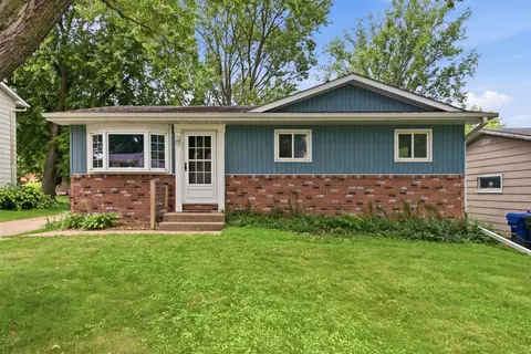 1410 Calvin St, Davenport, IA 52804