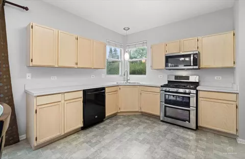 Kitchen - 771 Red Barn Ln, Elgin, IL 60124 photo 1 of 2