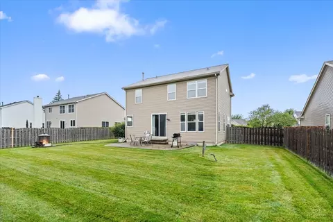 Exterior - 771 Red Barn Ln, Elgin, IL 60124 photo 3 of 5