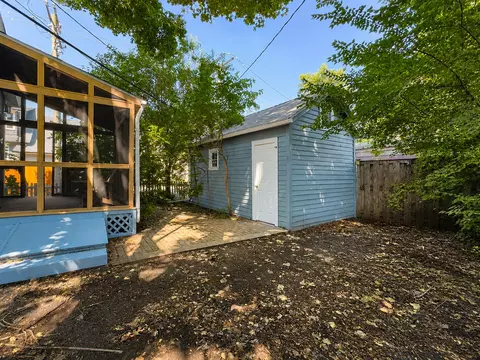 Exterior - 1013 Simpson St, Evanston, IL 60201 photo 3 of 7