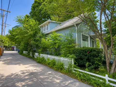 Exterior - 1013 Simpson St, Evanston, IL 60201 photo 5 of 7