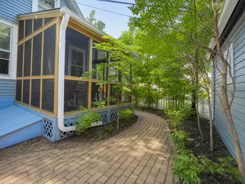 Exterior - 1013 Simpson St, Evanston, IL 60201 photo 4 of 7