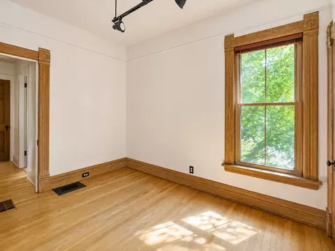 Bedroom - 1013 Simpson St, Evanston, IL 60201 photo 3 of 7