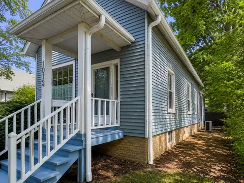 Exterior - 1013 Simpson St, Evanston, IL 60201 photo 6 of 7