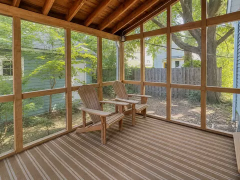 Exterior - 1013 Simpson St, Evanston, IL 60201 photo 2 of 7