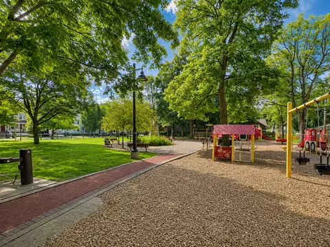 Exterior - 1013 Simpson St, Evanston, IL 60201 photo 7 of 7