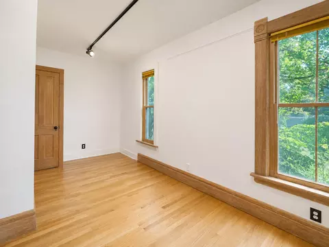Bedroom - 1013 Simpson St, Evanston, IL 60201 photo 4 of 7