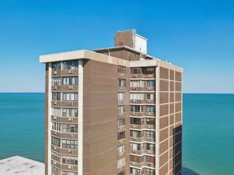 6325 N Sheridan Rd #2106, Chicago, IL 60660