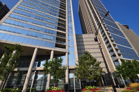 600 N Lake Shore Dr #1707, Chicago, IL 60611