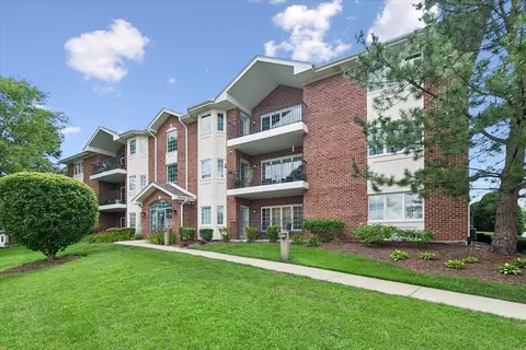 13129 Forest Ridge Dr #2D, Palos Heights, IL 60463