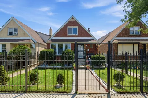 3049 W 71st St, Chicago, IL 60629