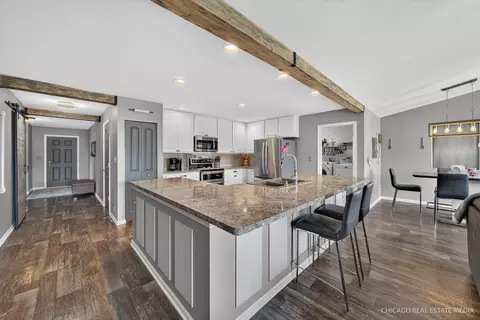 Kitchen - 1002 Chestnut Dr, Pingree Grove, IL 60140 photo 2 of 6