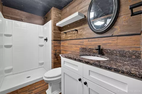 Bath - 1002 Chestnut Dr, Pingree Grove, IL 60140 photo 4 of 4