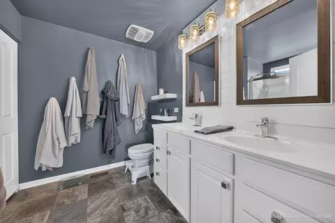 Bath - 1002 Chestnut Dr, Pingree Grove, IL 60140 photo 1 of 4