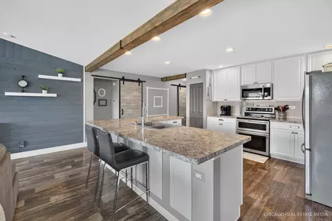 Kitchen - 1002 Chestnut Dr, Pingree Grove, IL 60140 photo 3 of 6