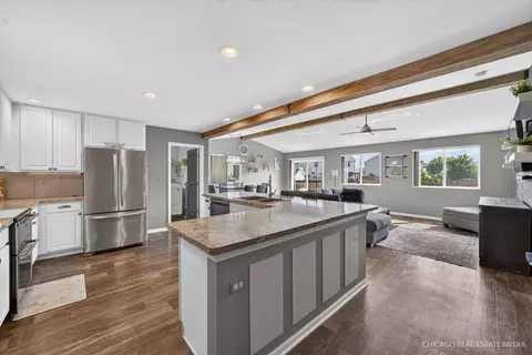 Kitchen - 1002 Chestnut Dr, Pingree Grove, IL 60140 photo 1 of 6