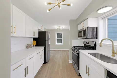 Kitchen - 1516 Speechley Blvd, Berkeley, IL 60163 photo 4 of 4