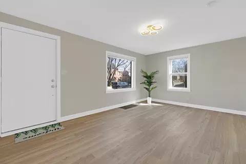 Living - 1516 Speechley Blvd, Berkeley, IL 60163 photo 4 of 4