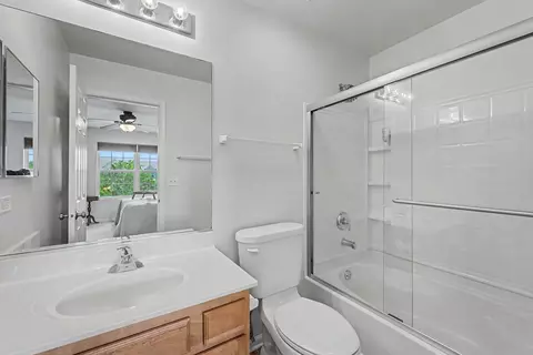Bath - 24475 John Adams Dr, Plainfield, IL 60544 photo 2 of 3