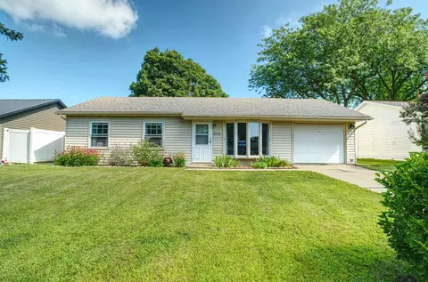 2210 Lafayette Ter, Clinton, IA 52732