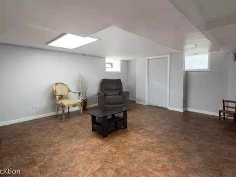Living - 1515 Hill Ave, Wheaton, IL 60187 photo 3 of 3