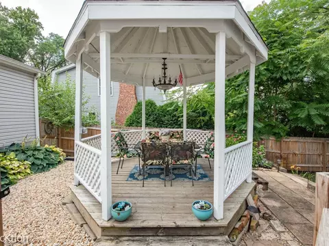 Exterior - 1515 Hill Ave, Wheaton, IL 60187 photo 3 of 5