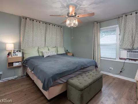 Bedroom - 1515 Hill Ave, Wheaton, IL 60187 photo 2 of 3
