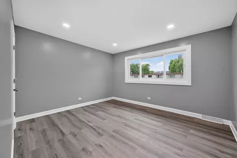 Other - 257 Dover Dr #C, Des Plaines, IL 60018 photo 1 of 3