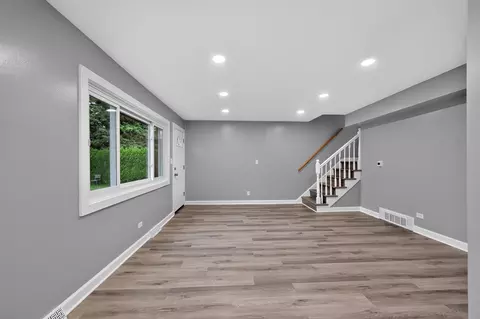 Living - 257 Dover Dr #C, Des Plaines, IL 60018 photo 2 of 2