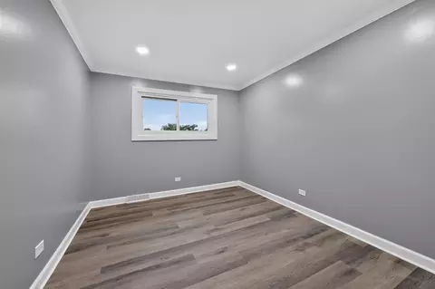 Bedroom - 257 Dover Dr #C, Des Plaines, IL 60018 photo 2 of 2