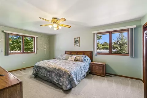 Bedroom - 9860 Cambridge Dr, Mokena, IL 60448 photo 3 of 4