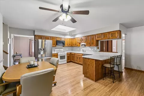 Kitchen - 9860 Cambridge Dr, Mokena, IL 60448 photo 1 of 3