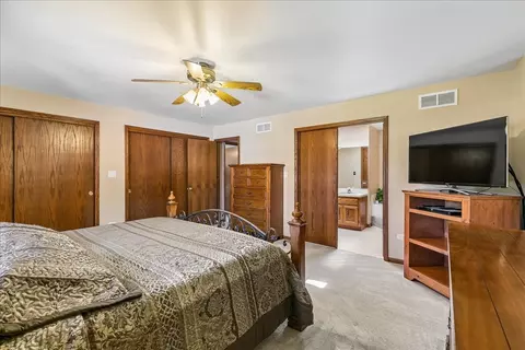 Bedroom - 9860 Cambridge Dr, Mokena, IL 60448 photo 2 of 4