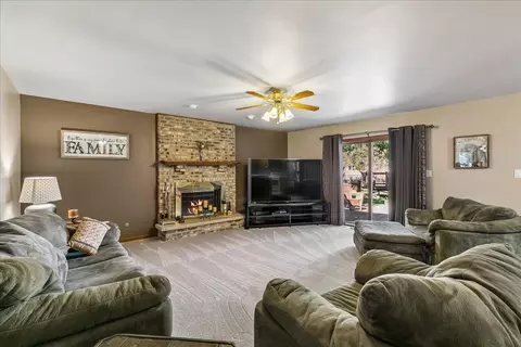 Living - 9860 Cambridge Dr, Mokena, IL 60448 photo 2 of 5