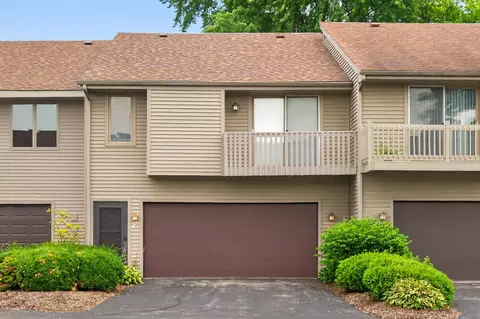 641 Amphitheater Dr #14, Rockford, IL 61107