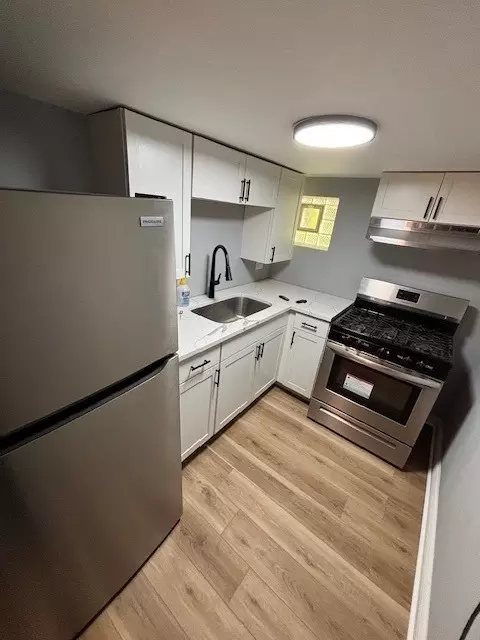 Kitchen - 6951 S Artesian Ave, Chicago, IL 60629 photo 3 of 3