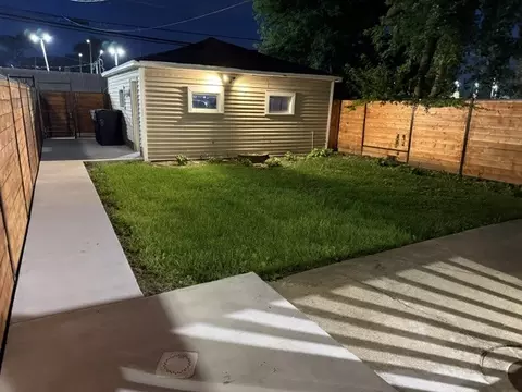 Exterior - 6951 S Artesian Ave, Chicago, IL 60629 photo 9 of 12