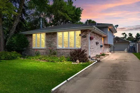 Exterior - 5532 129th St, Crestwood, IL 60418 photo 2 of 6