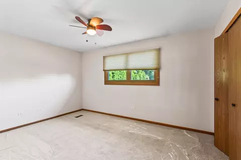 Bedroom - 5532 129th St, Crestwood, IL 60418 photo 3 of 3