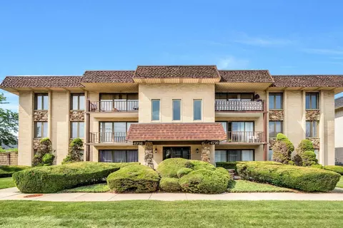 4716 W 106th Pl #1C, Oak Lawn, IL 60453