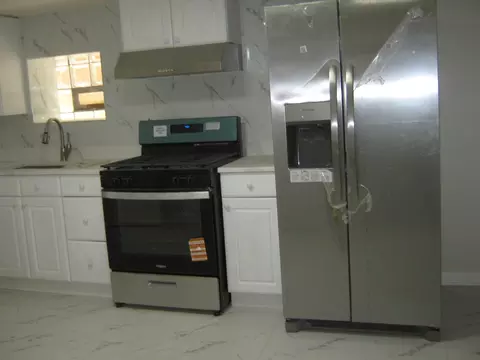 Kitchen - 1237 N Harding Ave, Chicago, IL 60651 photo 2 of 4