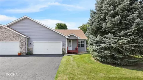 335 B Warren St #B, Somonauk, IL 60552