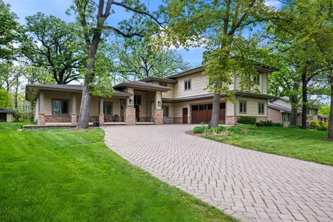 23 W212 Blackcherry Ln, Glen Ellyn, IL 60137
