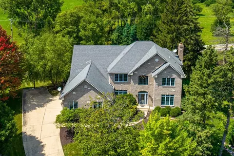 9030 Montrose Ct, Crystal Lake, IL 60014