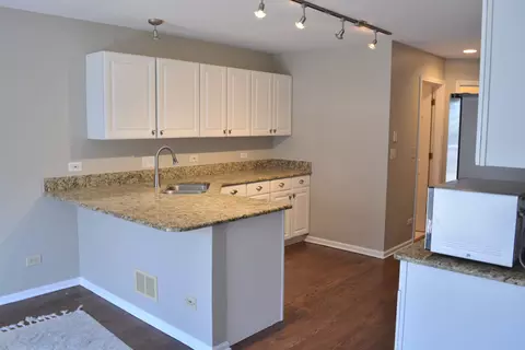 Kitchen - 122 Schiller Pl, Itasca, IL 60143 photo 1 of 1