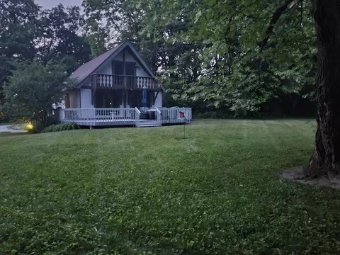 Exterior - 2920 Regner Rd, Mchenry, IL 60051 photo 6 of 7