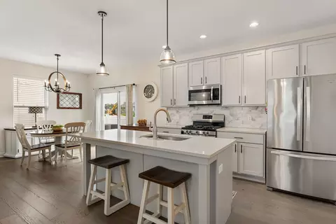 Kitchen - 610 17th Ave, Silvis, IL 61282 photo 2 of 4
