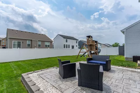 Exterior - 610 17th Ave, Silvis, IL 61282 photo 2 of 12