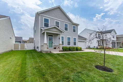 Exterior - 610 17th Ave, Silvis, IL 61282 photo 7 of 12