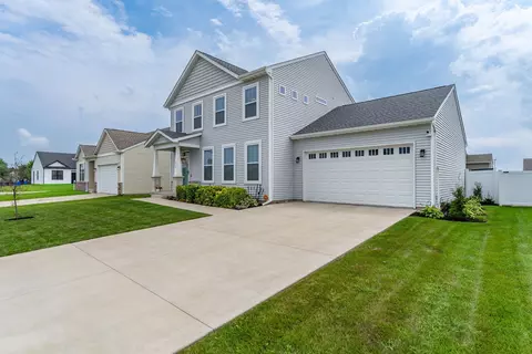 Exterior - 610 17th Ave, Silvis, IL 61282 photo 9 of 12